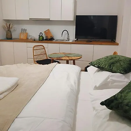 Hugo Eden Apartments-3